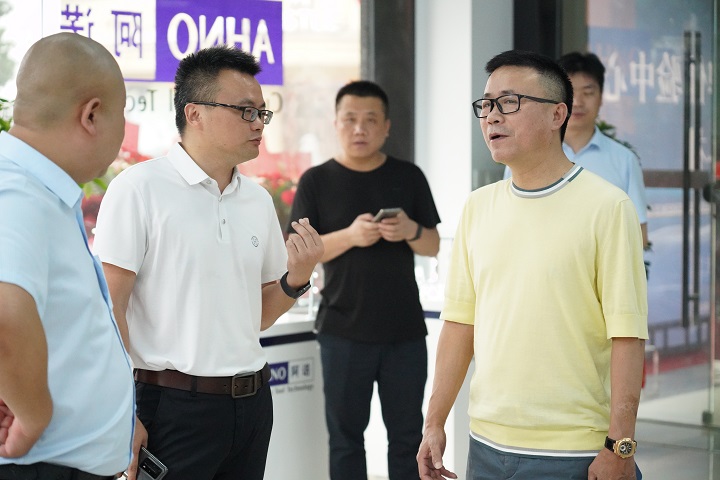 品牌体验中心店内-1