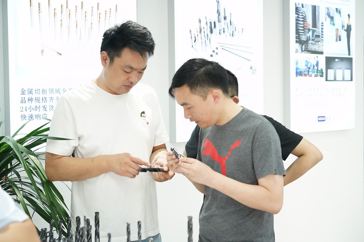 品牌体验中心店内-4